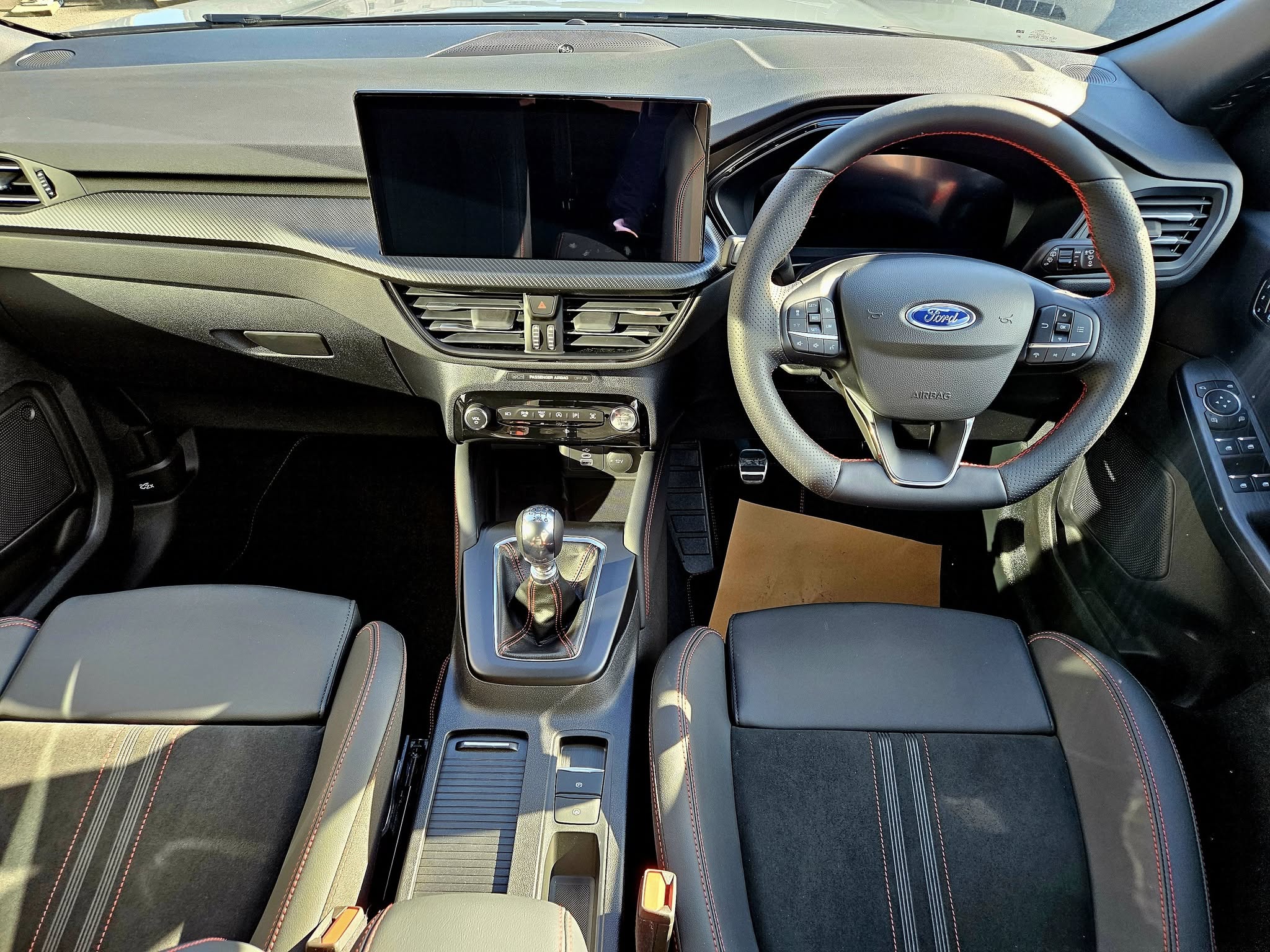 Kuga ST-Line Solar Silver – 2 Kuga ST-Line Solar Silver – 2